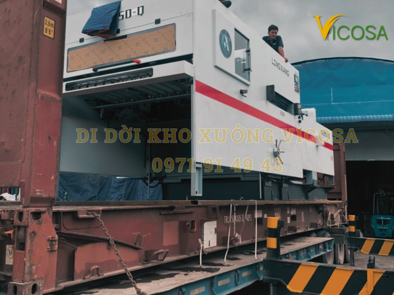 Du an rut ruot container va di doi may vao kho xuong o Bau Bang